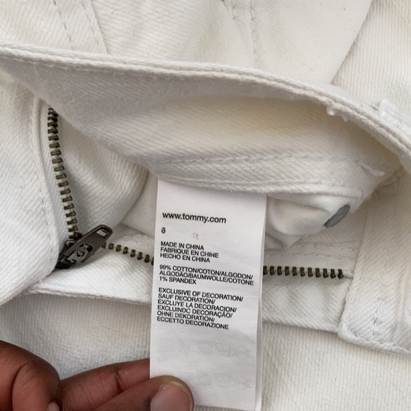 Tommy Hilfiger White Jeans | Size 6 - Picture 4 of 11